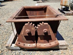 Clam Style Bin Gate - 24" x 34" Duplex Bin Gate