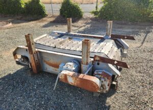 RECYCLING MAGNET – Self-Cleaning Permanent Magnet with 36" wide armor clad revolving belt