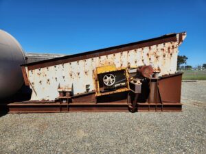 VIBRATING SCREEN - EL RUSS 6’ wide x 20’ long, triple deck incline vibrating screen